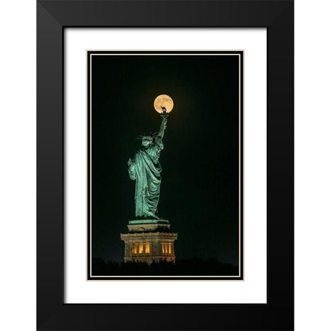 Statue Of Liberty Black Modern Wood Framed Art Print with Double Matting by Zhu, Hua