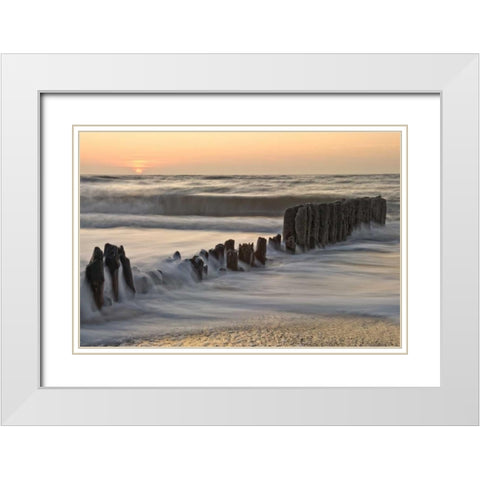 Am Meer White Modern Wood Framed Art Print with Double Matting by Rossmeissl, Gerhard