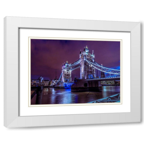 AF20130906 London 119C09 White Modern Wood Framed Art Print with Double Matting by Frank, Assaf