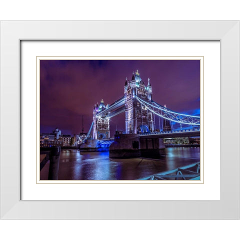 AF20130906 London 119C09 White Modern Wood Framed Art Print with Double Matting by Frank, Assaf