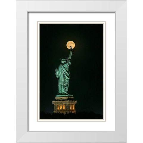 Statue Of Liberty White Modern Wood Framed Art Print with Double Matting by Zhu, Hua