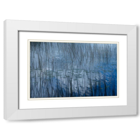 Abstract Riet White Modern Wood Framed Art Print with Double Matting by Bouhuijzen, Ina