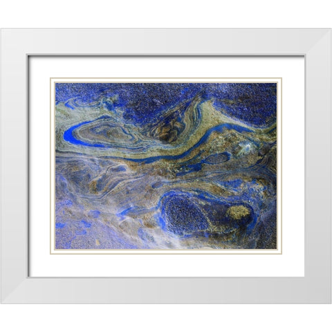 Inverted Sand V White Modern Wood Framed Art Print with Double Matting by Grayscale