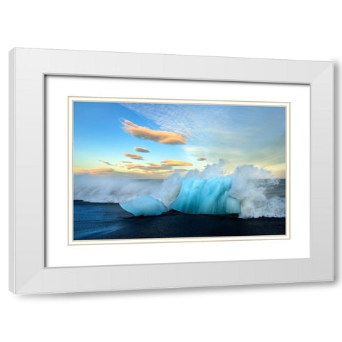 Gletschereis Sudkuste White Modern Wood Framed Art Print with Double Matting by Seidel, Leo