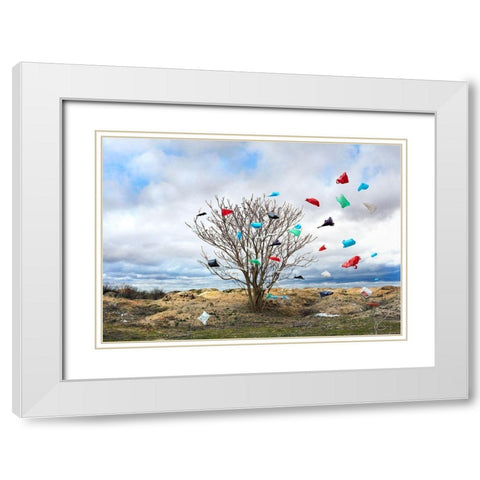 Pause Número V White Modern Wood Framed Art Print with Double Matting by Vallinas Prieto, Miguel