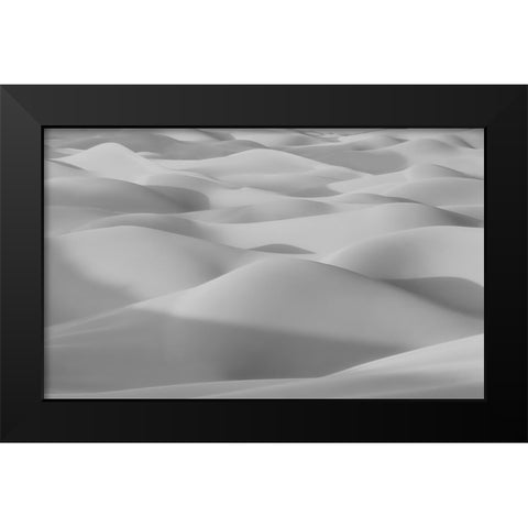 The Curves Black Modern Wood Framed Art Print by Qiu, Jenny