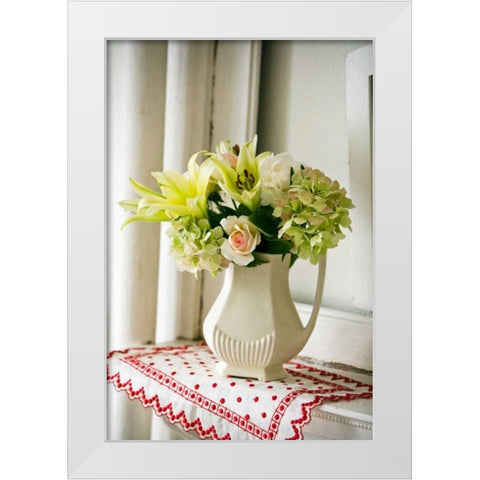 Spring Bouquet II White Modern Wood Framed Art Print by Clayton-Thompson, Philip