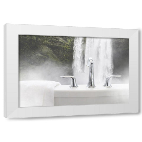 Enjoy the Bath White Modern Wood Framed Art Print by Villa, Mlli