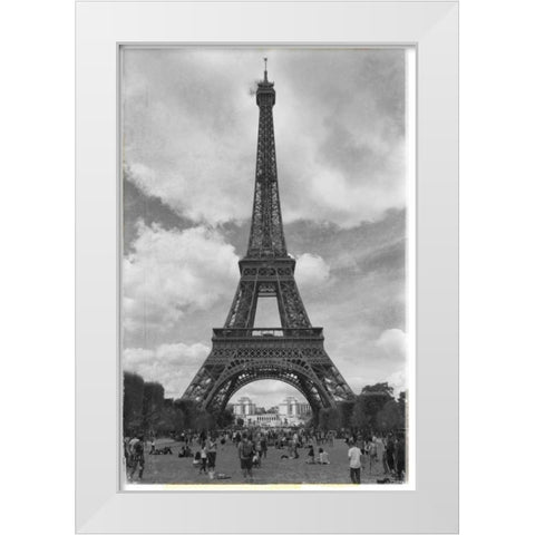 Eiffel 7 White Modern Wood Framed Art Print by De Carvalho, Sandro