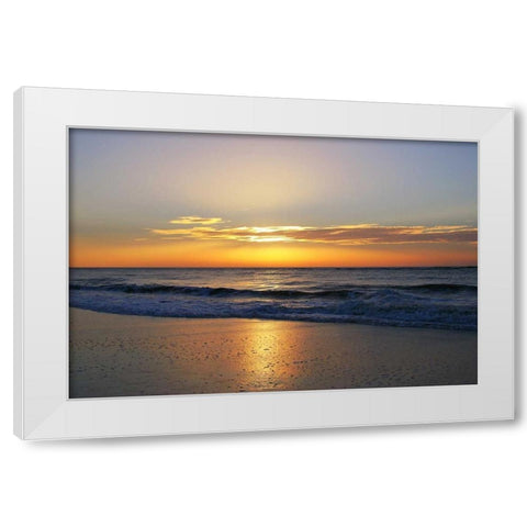 Horizont and Licht II White Modern Wood Framed Art Print by Rossmeissl, Gerhard