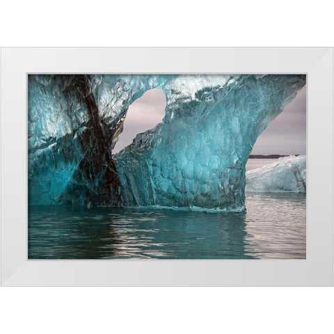 Icebergs from the Jokulsarlon glacier drift in Jokulsarlon lagoon in Iceland White Modern Wood Framed Art Print by Steve Mohlenkamp