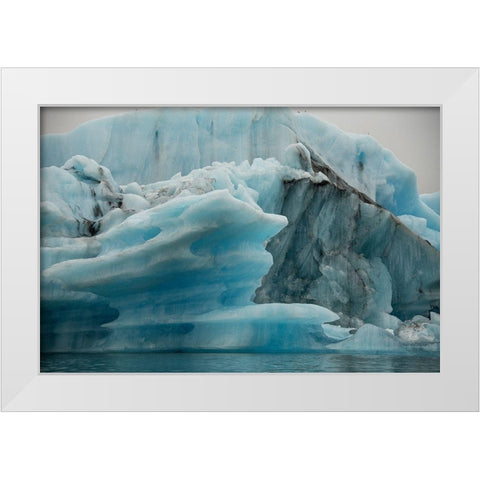 Icebergs from the Jokulsarlon glacier drift in Jokulsarlon lagoon in Iceland White Modern Wood Framed Art Print by Steve Mohlenkamp