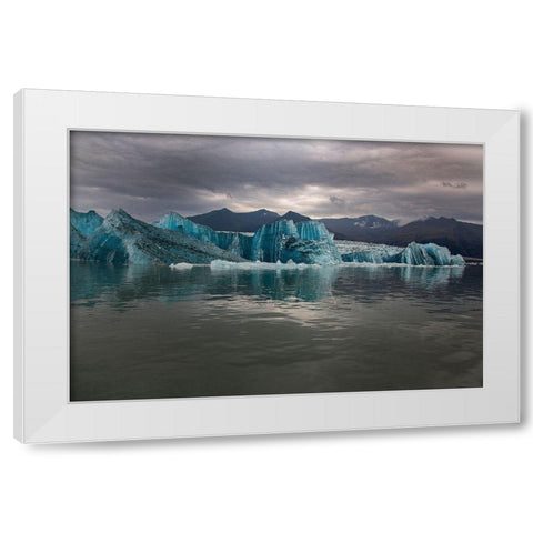 Icebergs from the Jokulsarlon glacier adrift in Jokulsarlon lagoon in Iceland White Modern Wood Framed Art Print by Steve Mohlenkamp