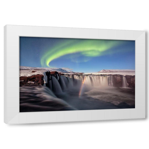The Astonishing White Modern Wood Framed Art Print by Tronto, Mauro