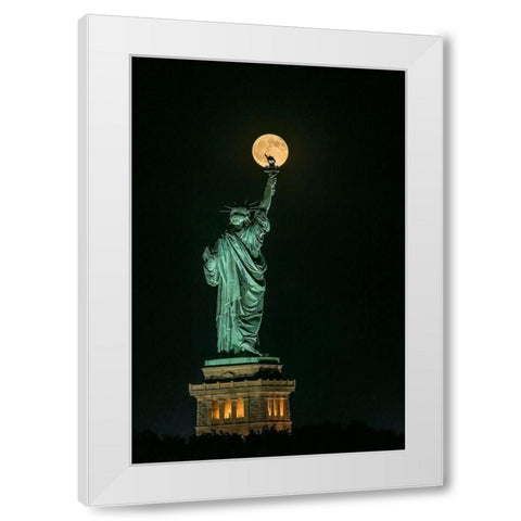Statue Of Liberty White Modern Wood Framed Art Print by Zhu, Hua