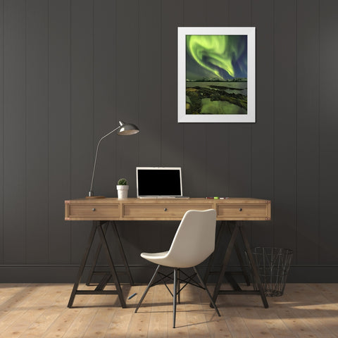 The Aliensaas Head White Modern Wood Framed Art Print by Smid Master, Jan