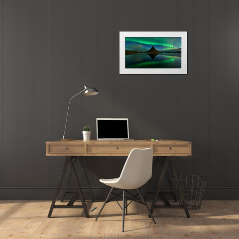 Surrounding White Modern Wood Framed Art Print by Moreno, Miguel