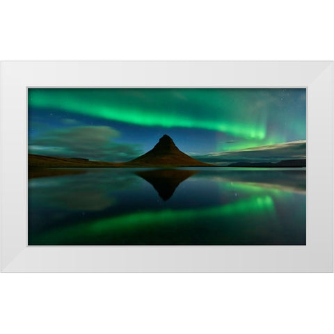 Surrounding White Modern Wood Framed Art Print by Moreno, Miguel