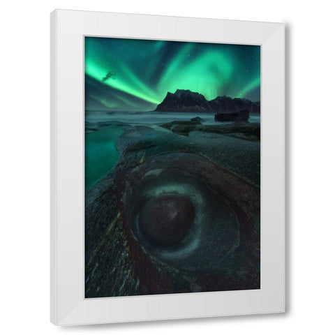 Pozo White Modern Wood Framed Art Print by Gonzalez, Carlos