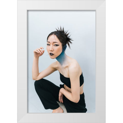Asami White Modern Wood Framed Art Print by h112o1
