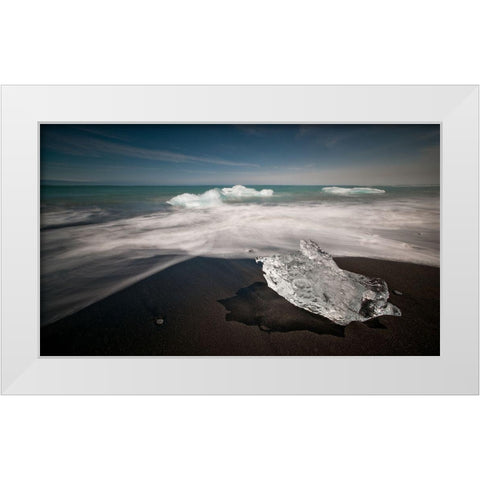 Diamond Beach White Modern Wood Framed Art Print by Hoffmann, Raymond