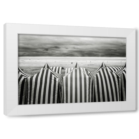 On The Beach White Modern Wood Framed Art Print by Guerra, Toni