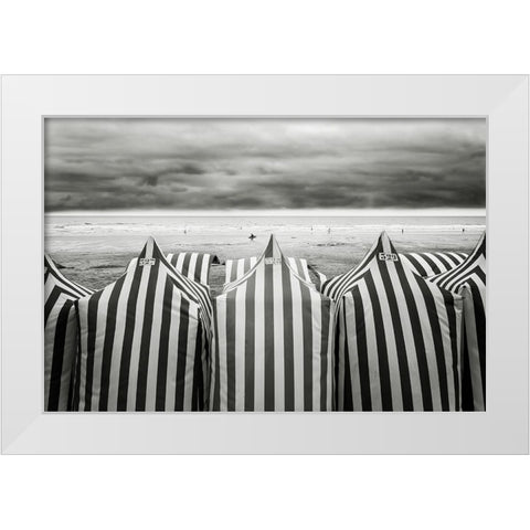 On The Beach White Modern Wood Framed Art Print by Guerra, Toni