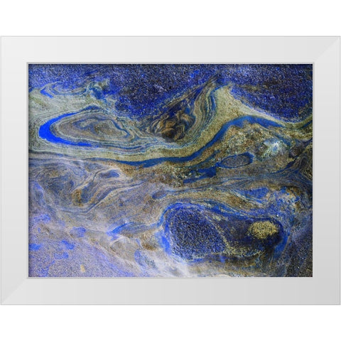 Inverted Sand V White Modern Wood Framed Art Print by Grayscale