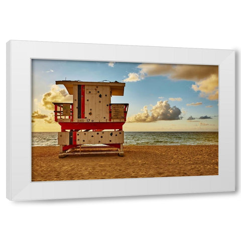 Miami Beach White Modern Wood Framed Art Print by Zeise, Wilfried