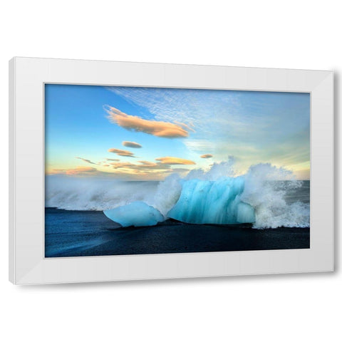 Gletschereis Sudkuste White Modern Wood Framed Art Print by Seidel, Leo