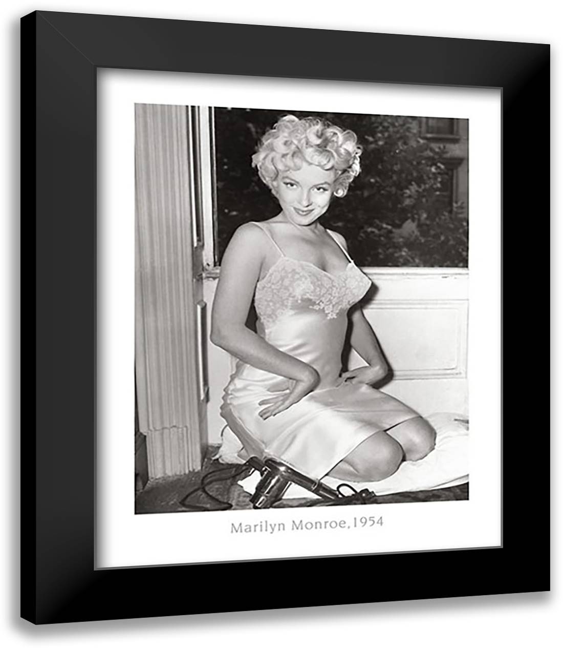 Marilyn Monroe, 1954 26x32 Black Modern Wood Framed Art Print Poster