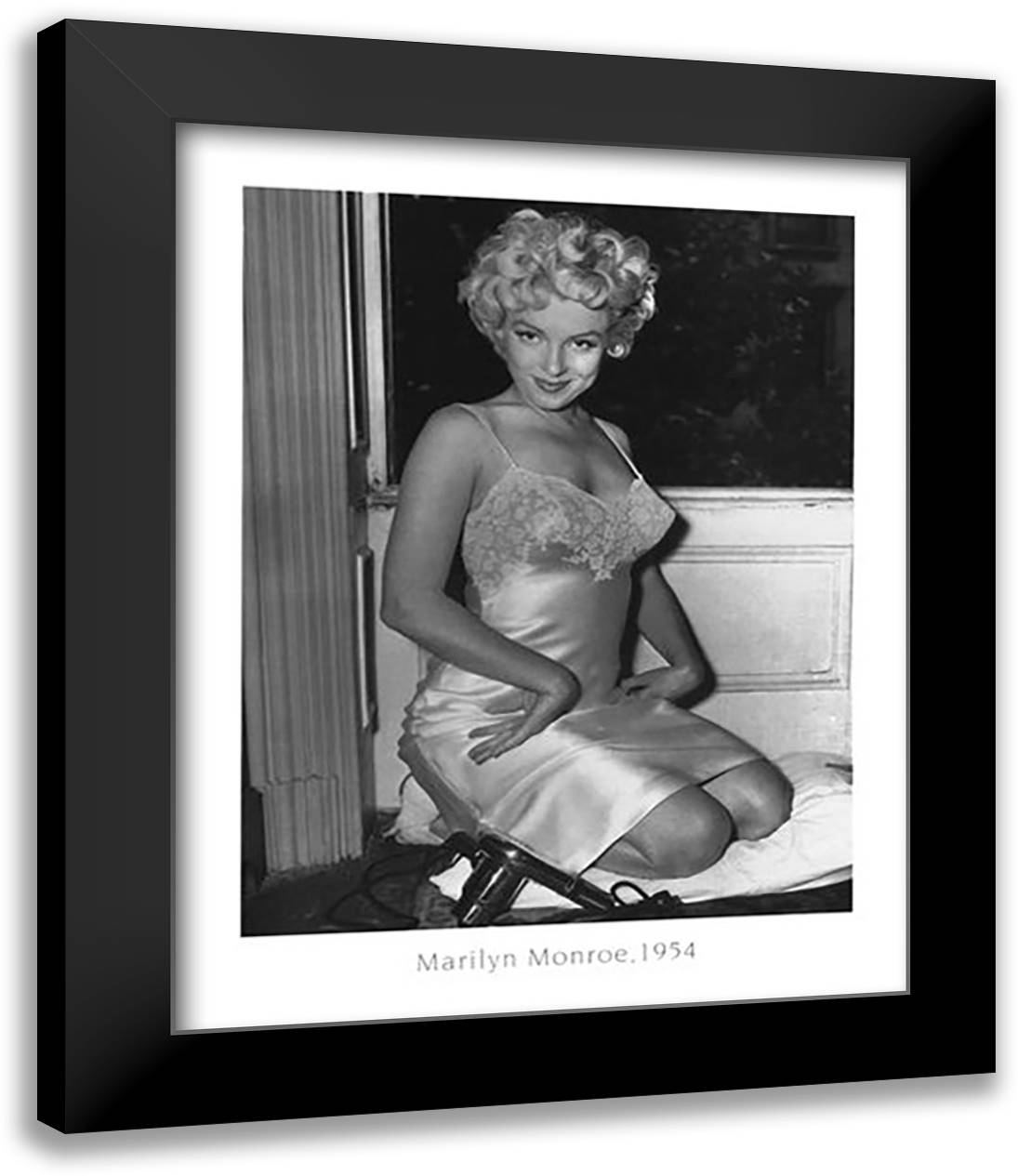 Marilyn Monroe, 1954 26x32 Black Modern Wood Framed Art Print Poster