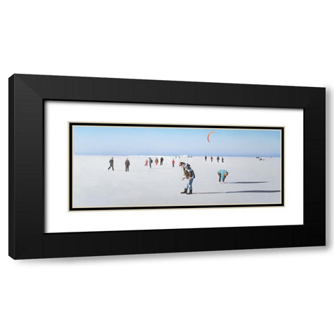 Wintersonntag am Strand Black Modern Wood Framed Art Print with Double Matting by Kock, Bernhard