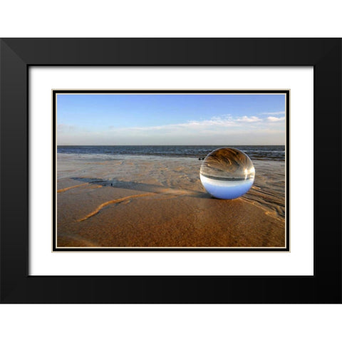 Am Strand von Sylt Black Modern Wood Framed Art Print with Double Matting by Rossmeissl, Gerhard