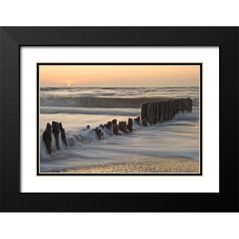 Am Meer Black Modern Wood Framed Art Print with Double Matting by Rossmeissl, Gerhard