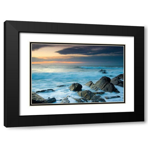 Last brightness Black Modern Wood Framed Art Print with Double Matting by Vera, Urtzi