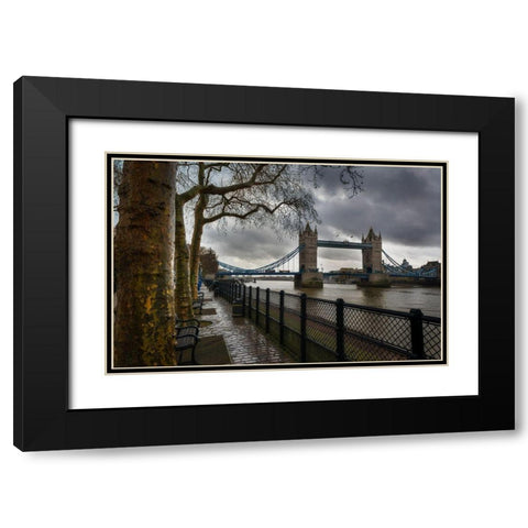 LONDON BRIDGE AND TOWER Black Modern Wood Framed Art Print with Double Matting by Kostka, Vladimir