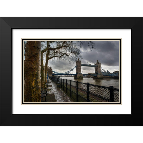 LONDON BRIDGE AND TOWER Black Modern Wood Framed Art Print with Double Matting by Kostka, Vladimir