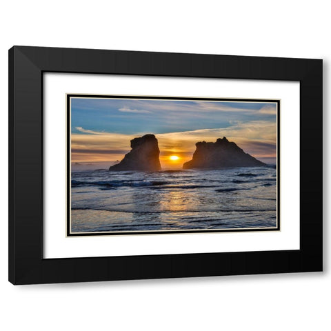 Usa-Oregon-Bandon Bandon Beach-Sunset at the Beach Black Modern Wood Framed Art Print with Double Matting by Looney, Hollice