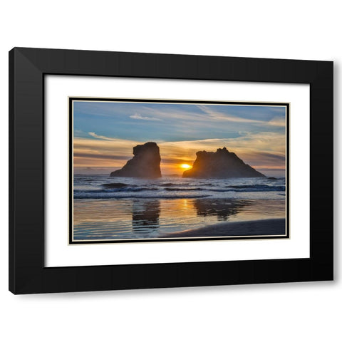 Usa-Oregon-Bandon Bandon Beach-Sunset at the Beach Black Modern Wood Framed Art Print with Double Matting by Looney, Hollice