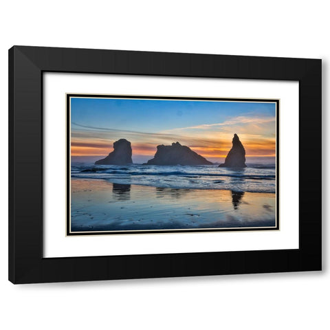 Usa-Oregon-Bandon Bandon Beach-Sunset at the Beach Black Modern Wood Framed Art Print with Double Matting by Looney, Hollice