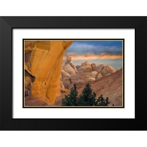 UT, Arches NP Setting sun illumines Skyline Arch Black Modern Wood Framed Art Print with Double Matting by Paulson, Don