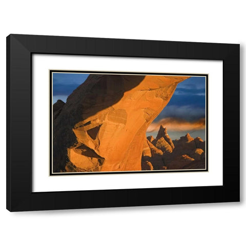 UT, Arches NP Setting sun illumines Skyline Arch Black Modern Wood Framed Art Print with Double Matting by Paulson, Don