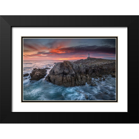 O Roncudo Black Modern Wood Framed Art Print with Double Matting by Mendoza, Chencho