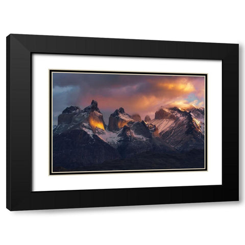 Eyes And Heart-Soul Black Modern Wood Framed Art Print with Double Matting by Guevara Vivanco, Carlos