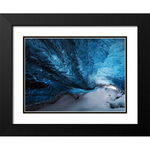 Una Grieta Azul. Black Modern Wood Framed Art Print with Double Matting by Pablo De, Juan