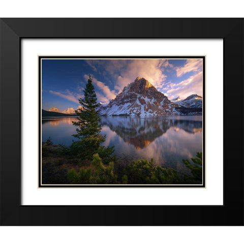 Atardecer En Bow Lake. Black Modern Wood Framed Art Print with Double Matting by Pablo De, Juan