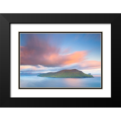 Hestur Black Modern Wood Framed Art Print with Double Matting by Coppari, Claudio