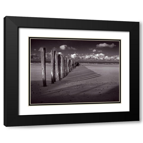 Jouer avec les allumettes Black Modern Wood Framed Art Print with Double Matting by de Lattre, Pascal