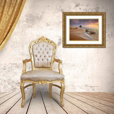 Ocean 4 Gold Ornate Wood Framed Art Print with Double Matting by Lee, Rachel